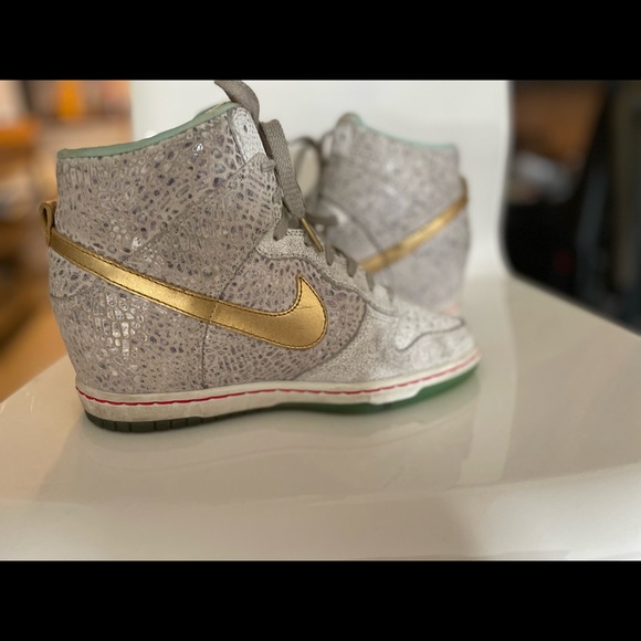 NIKE SKY HI HIGH TOP! YEAR OF THE HORSE - Picture 2 of 4